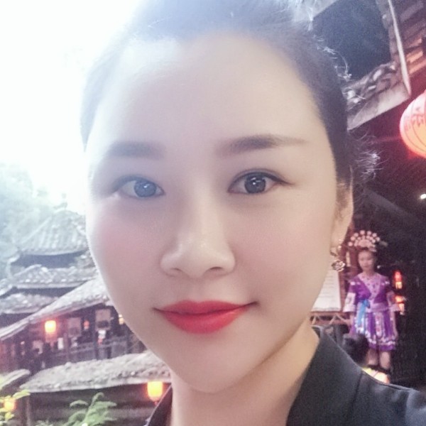 孤独浅吻的照片