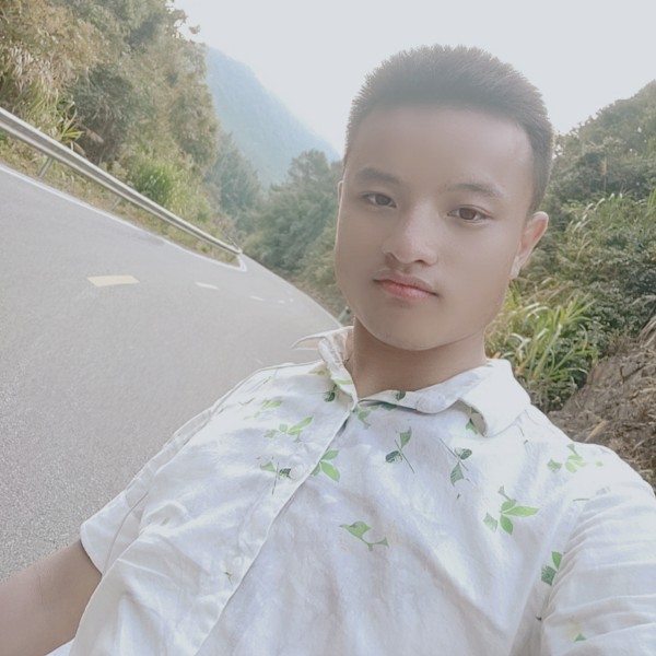 陈炳良的照片