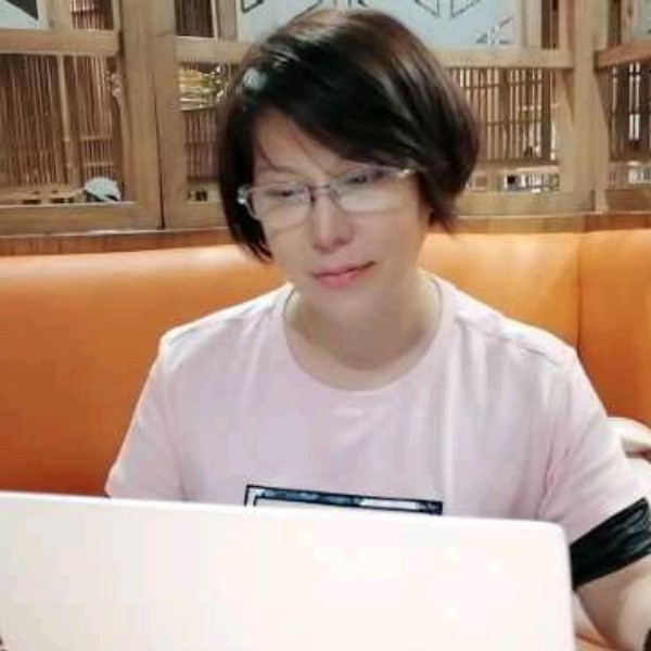 霓裳浅吻笨笨的照片