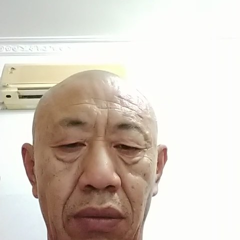 百褶裙打明亮的照片