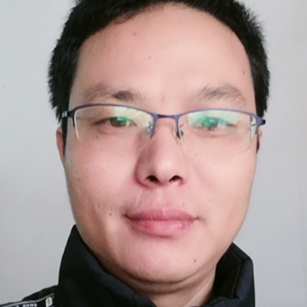 暖光和专一的照片