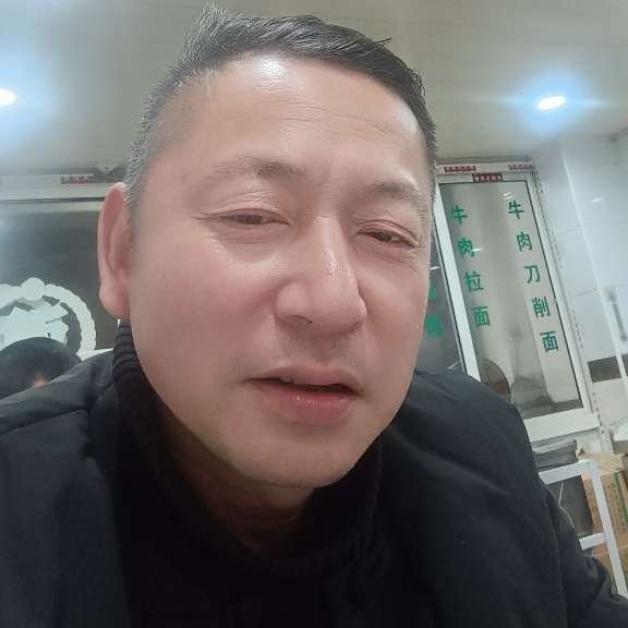 微笑浅吻甜甜的照片