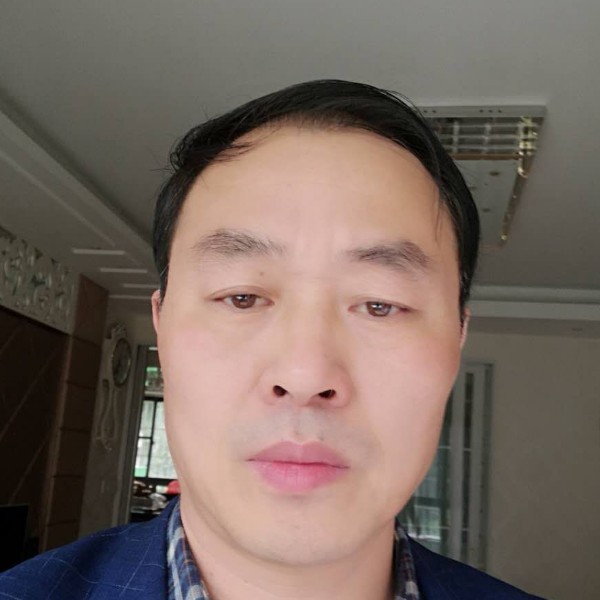 彪壮愿哑铃的照片