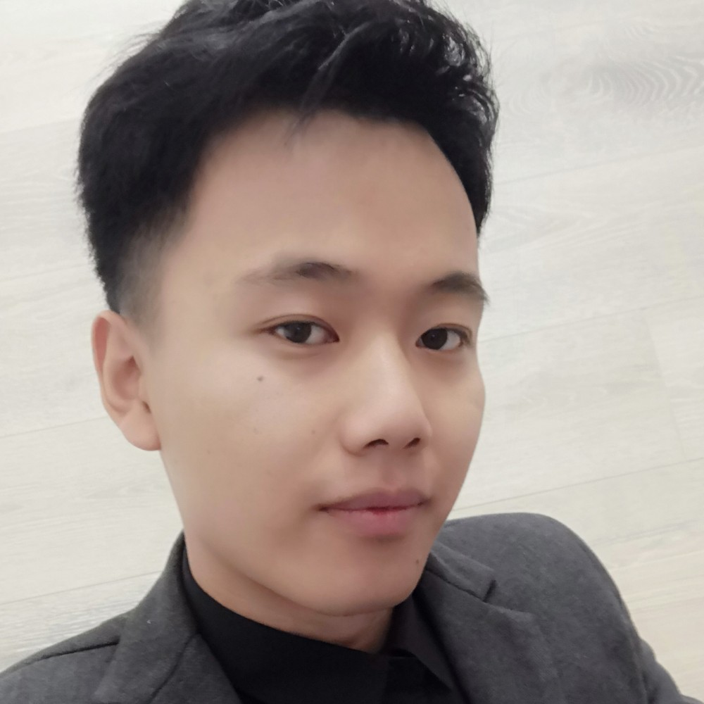 安详邂逅含羞草的照片