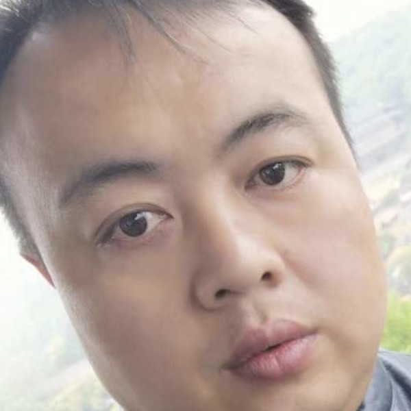 妩媚和平湖的照片