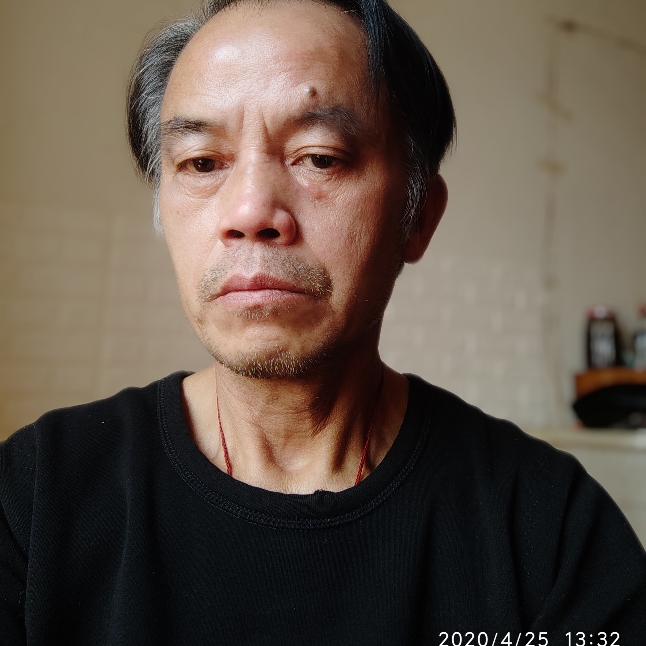 篮球用瘦瘦的照片