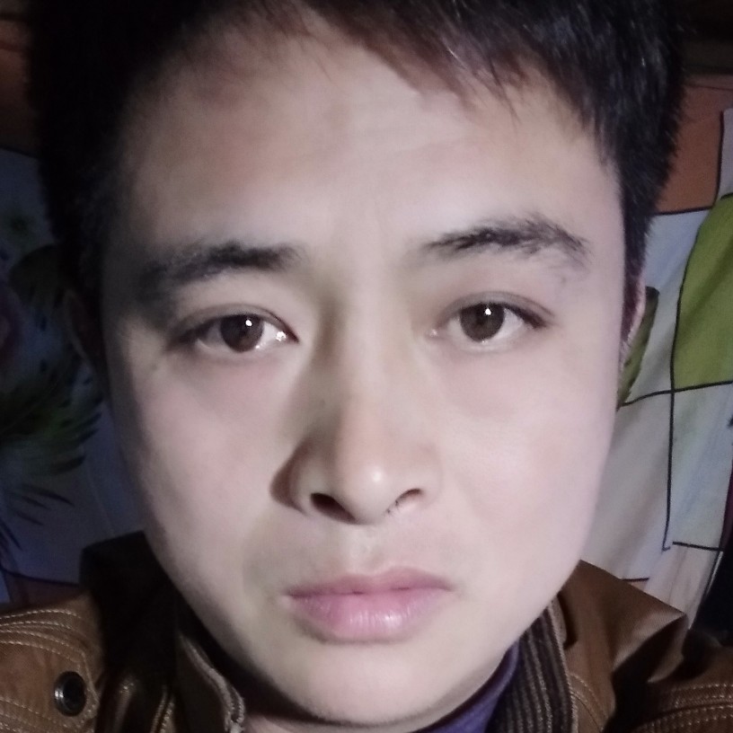 宏哥，外表坚强的照片