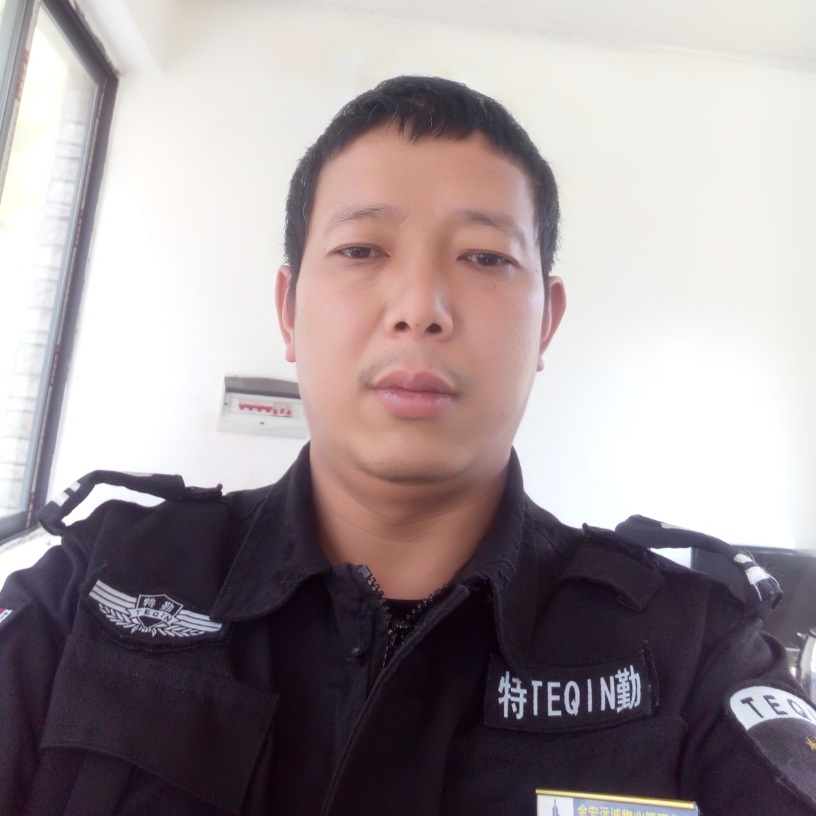 危机吃醋金鱼的照片