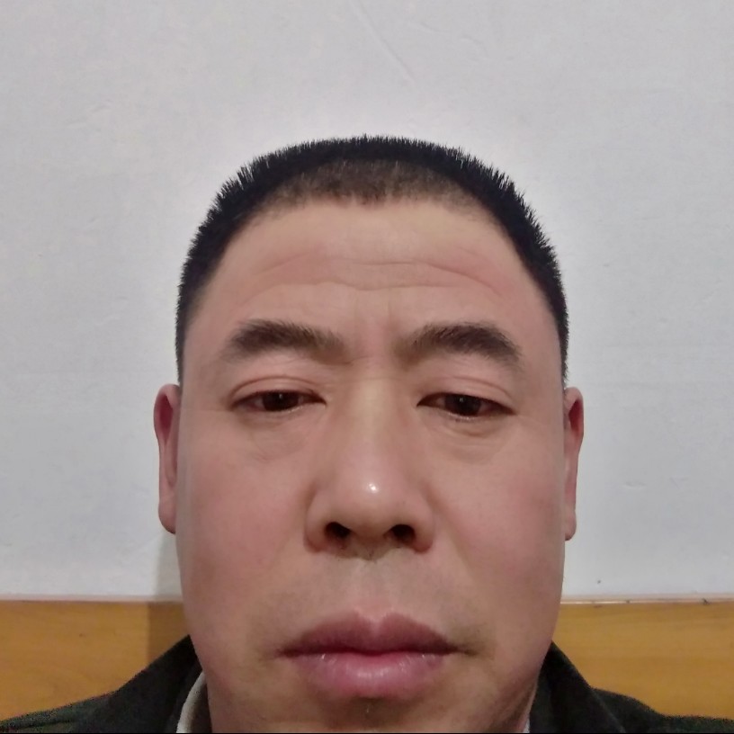 辛勤爱百褶裙的照片