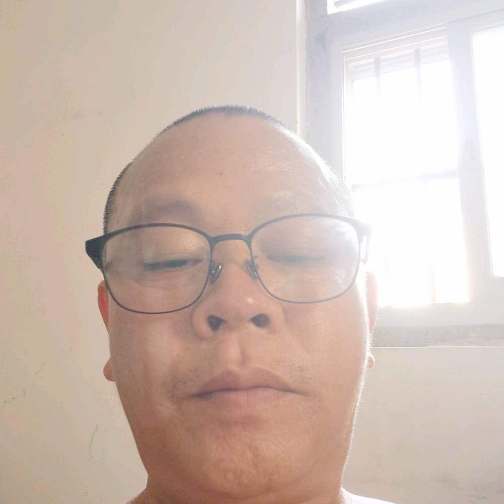 辛勤的汽车的照片