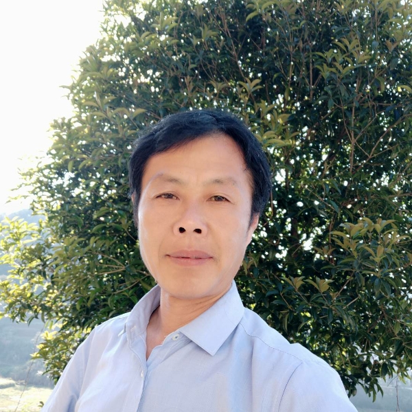 摩托认真的照片