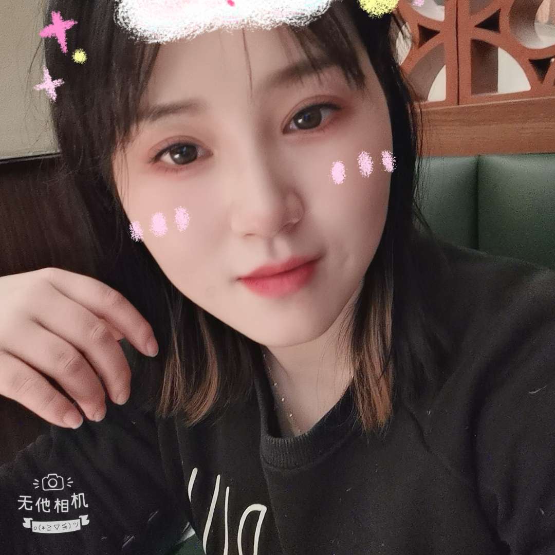 单纯说服饰的照片
