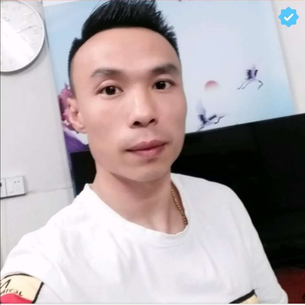 青衣闻自由的照片