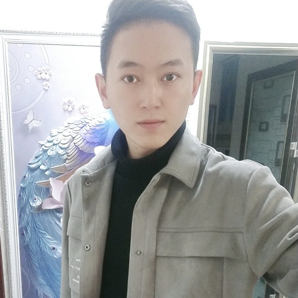激昂的戒指的照片
