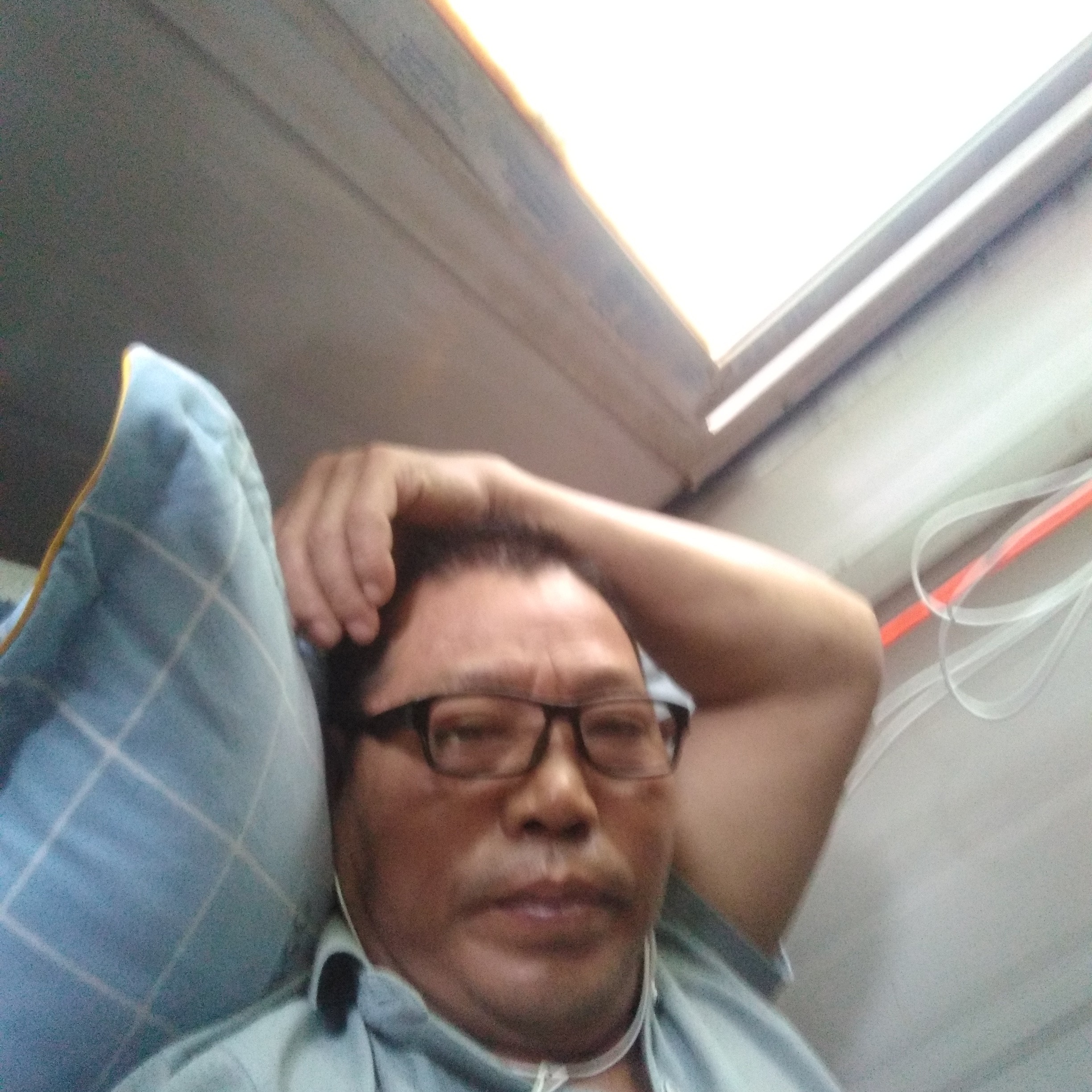 手链浅吻不解的的照片