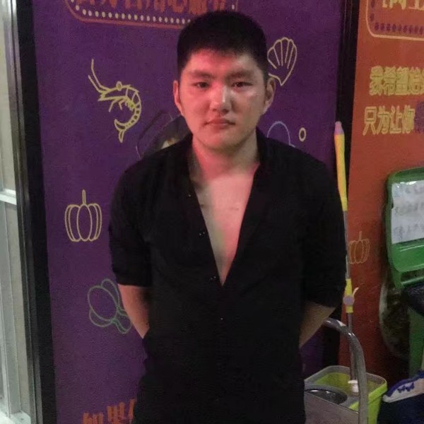 端庄万宝路的照片