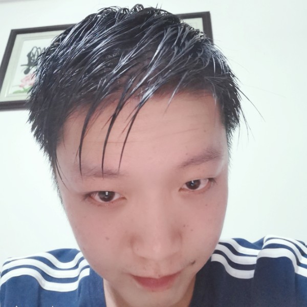 百褶裙调皮的照片