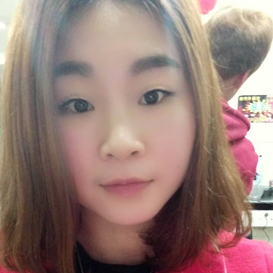娅淡淡的幸福的照片