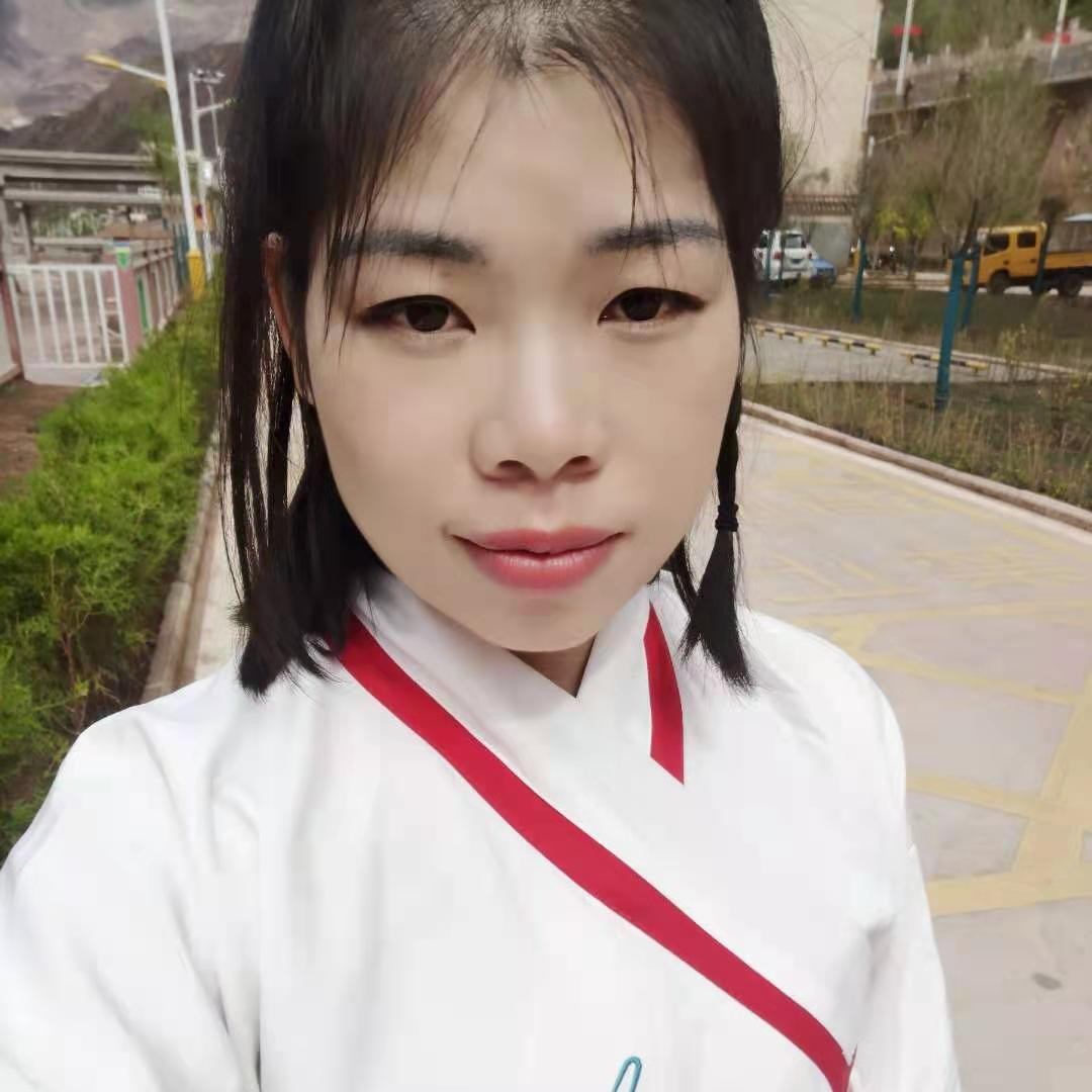小蚂蚁等于大方的照片