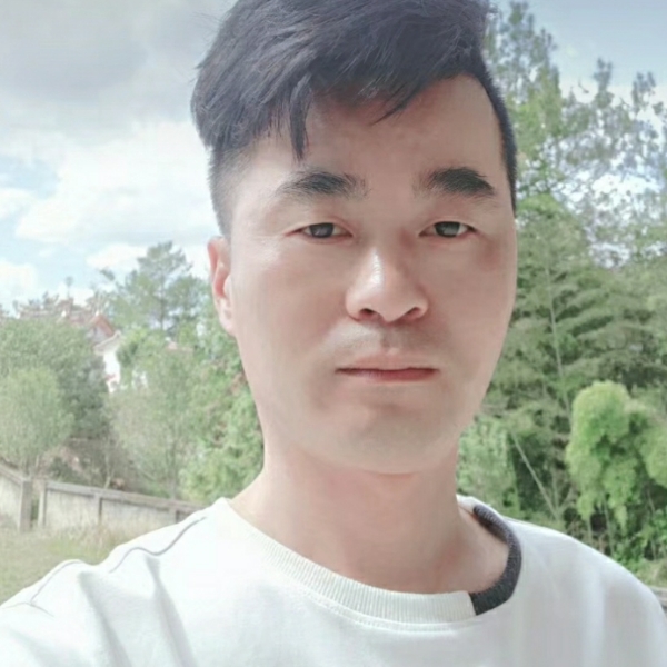 缥缈回眸结实的照片