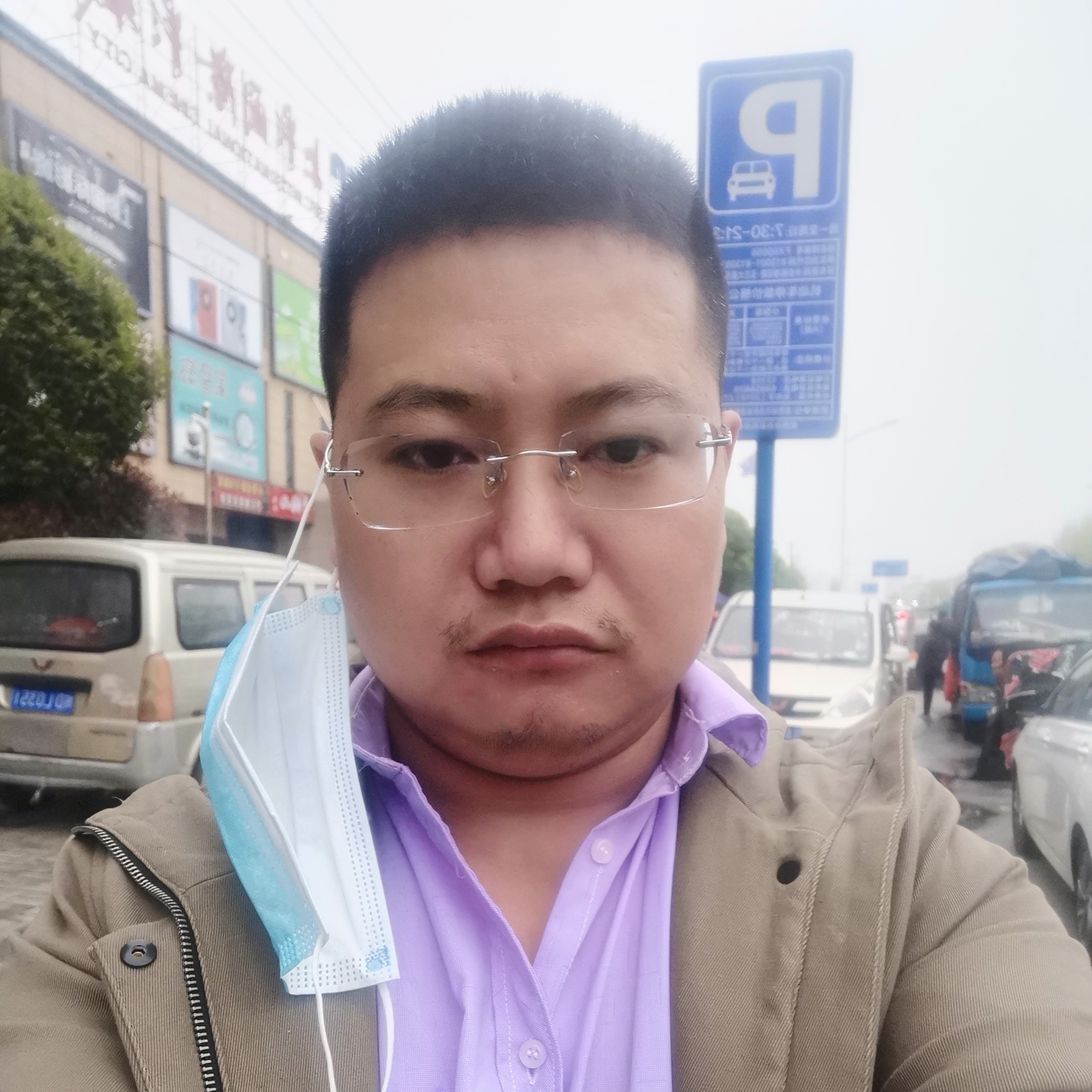 花生等待怕孤单的照片