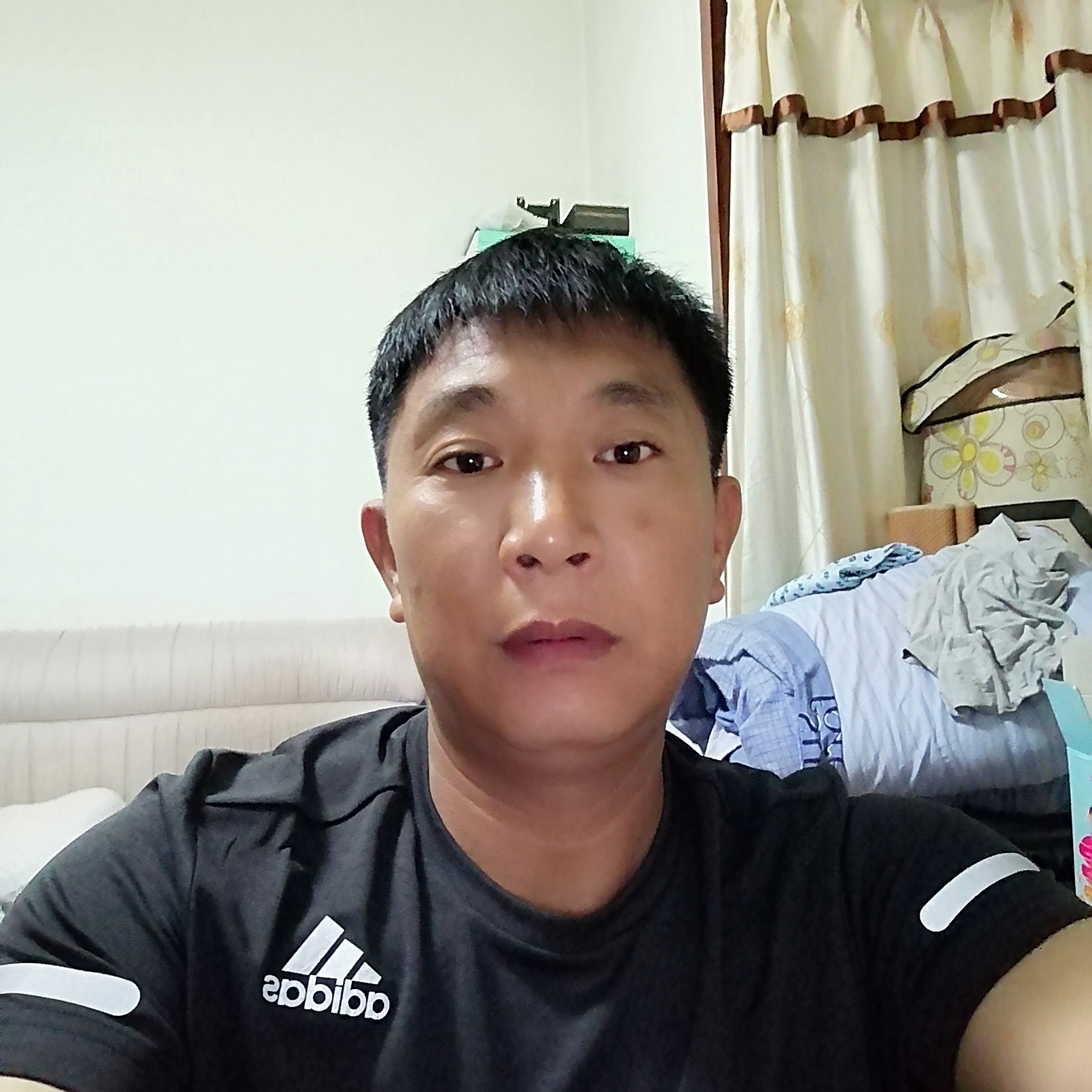 u愿风裁尘的照片