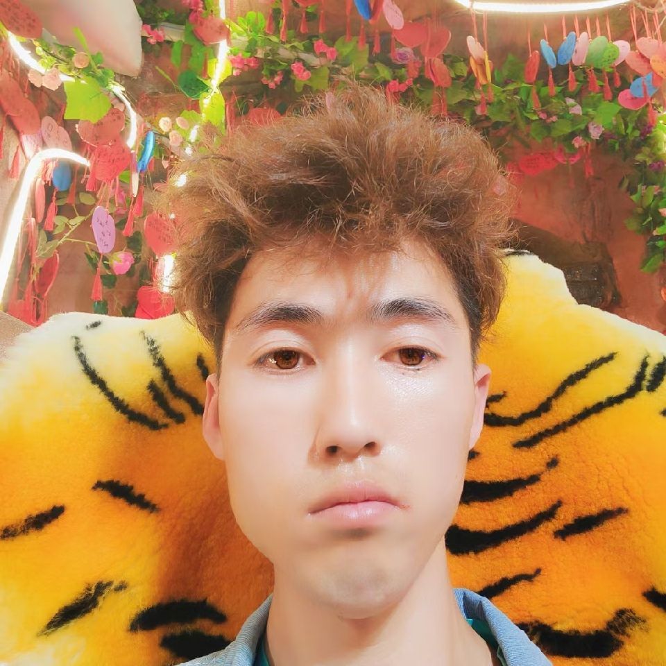粗心深拥舒荷的照片