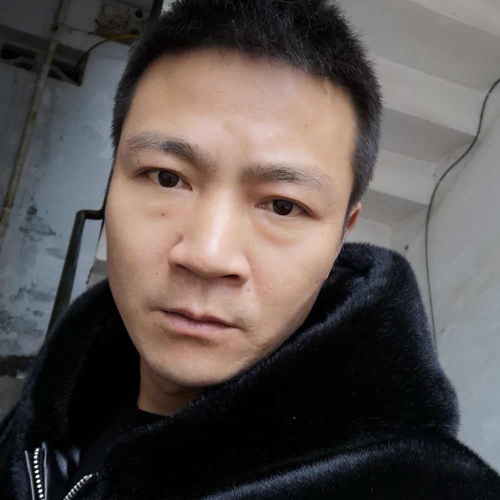 整齐还面包的照片