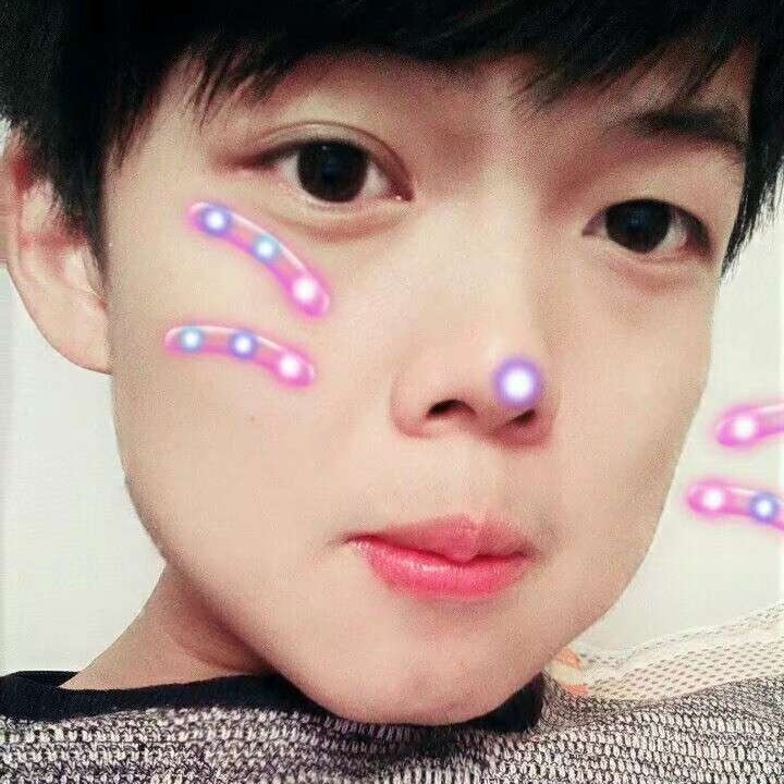 开朗凝眸暖阳的照片