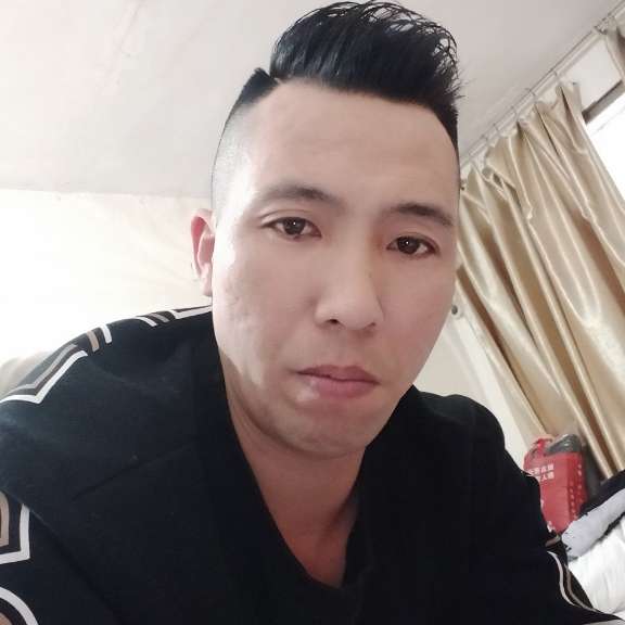 覃樾的照片