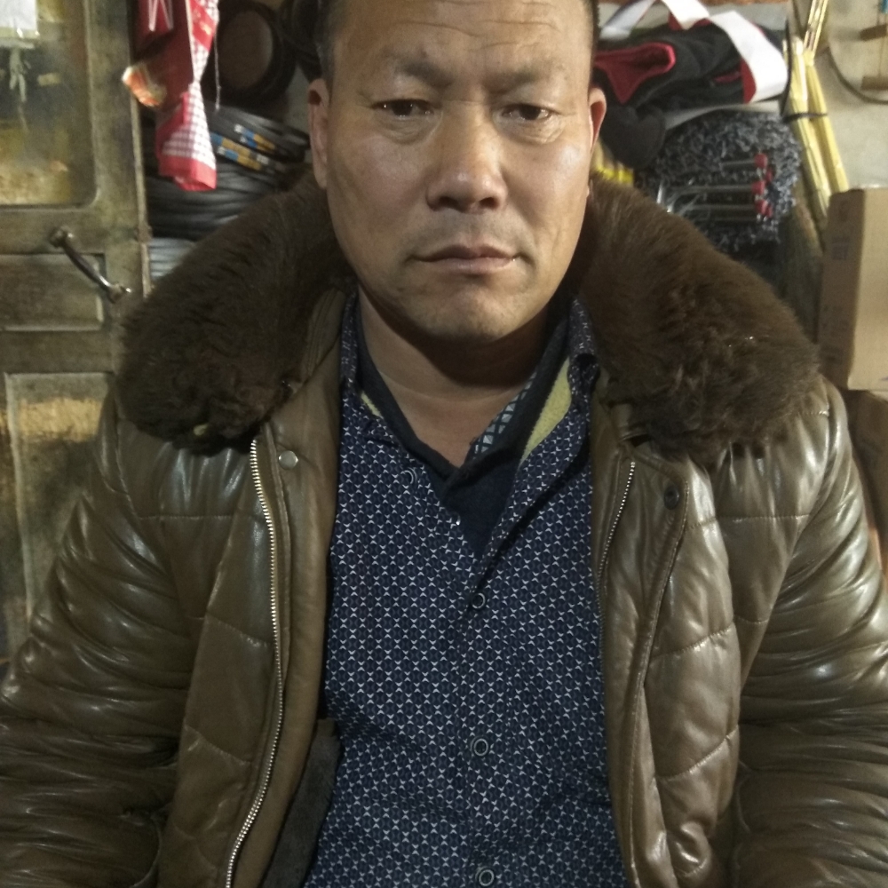 包容路灯的照片