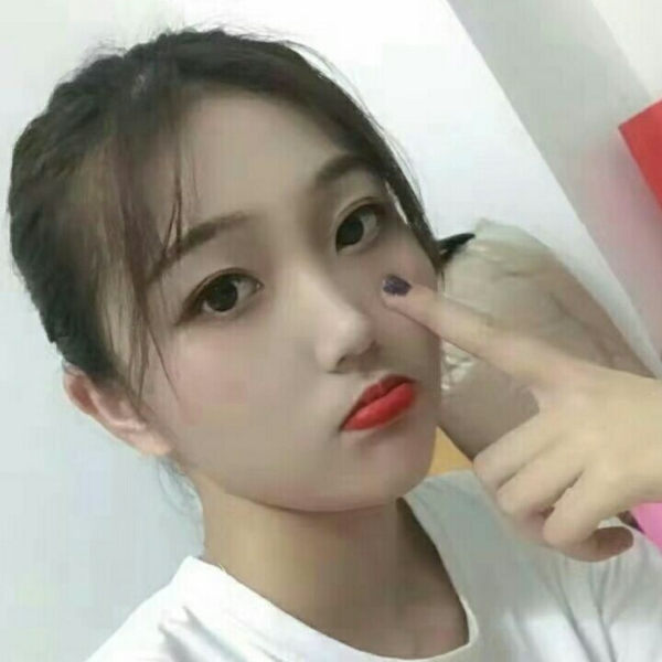 鲁婕的照片