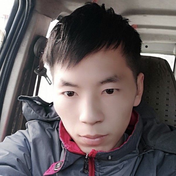 母鸡背后的照片