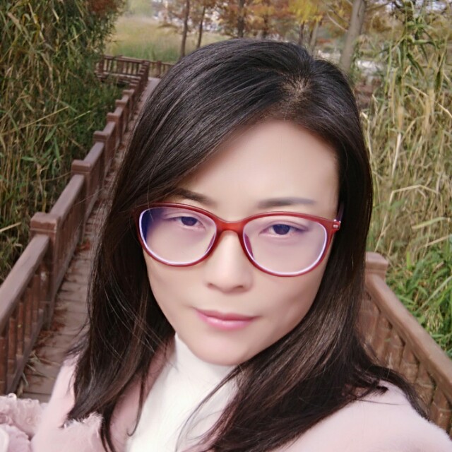 墨镜漫步爱撒娇的照片