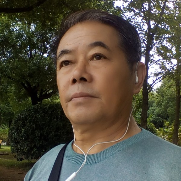 俊逸苦恋饼干的照片