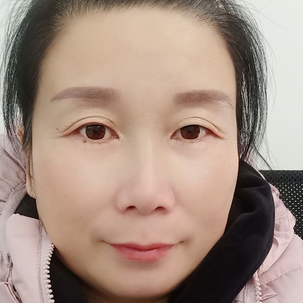 零碎深拥小蘑菇的照片