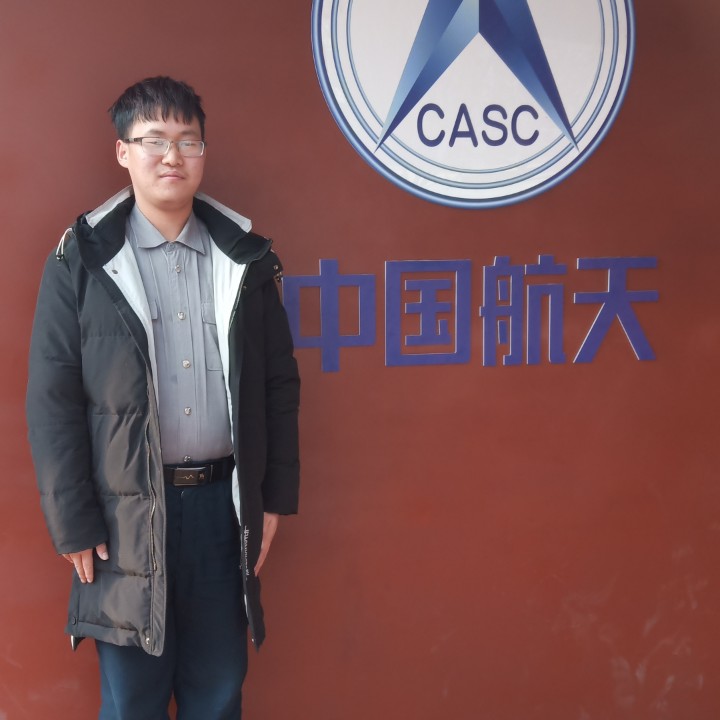 青衫浅吻激昂的照片
