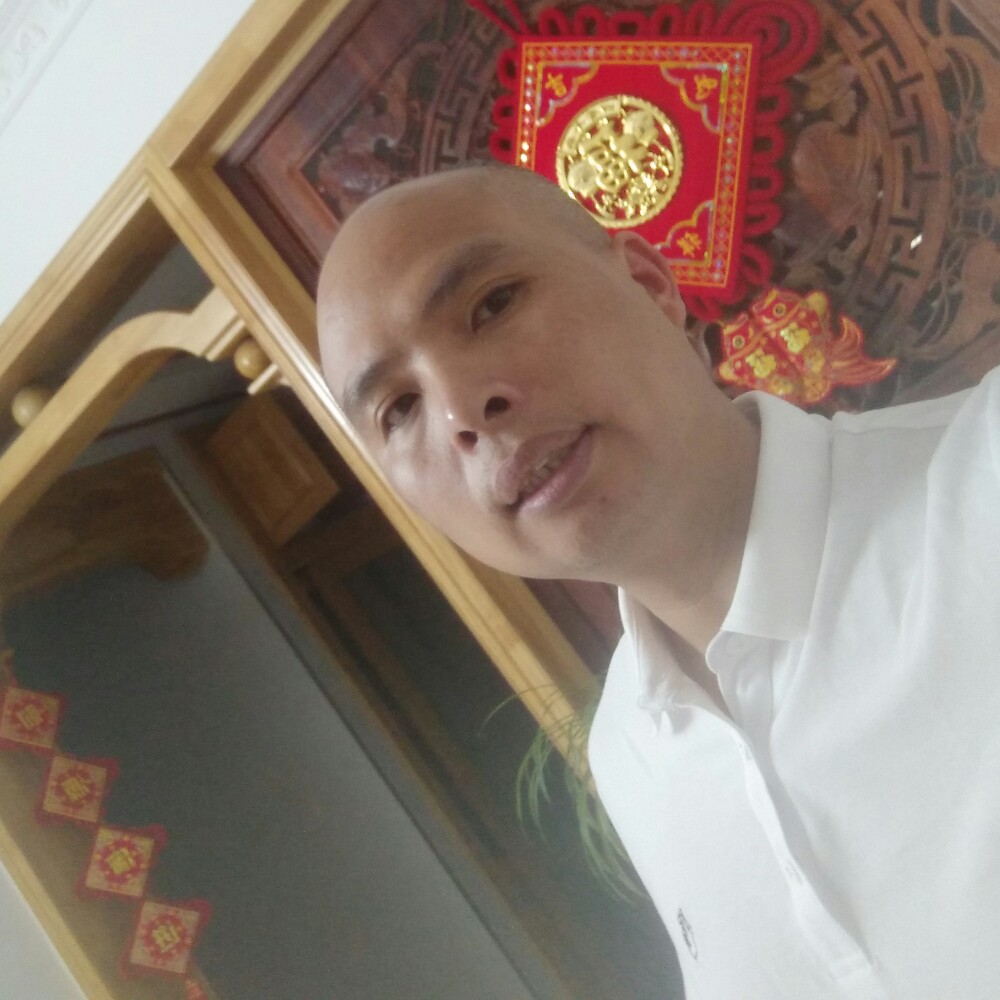 威武倾心红尘的照片