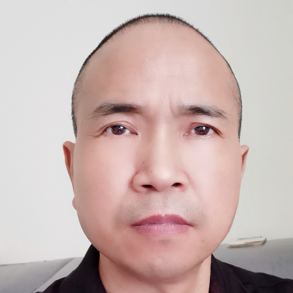 活泼放弃黑裤的照片