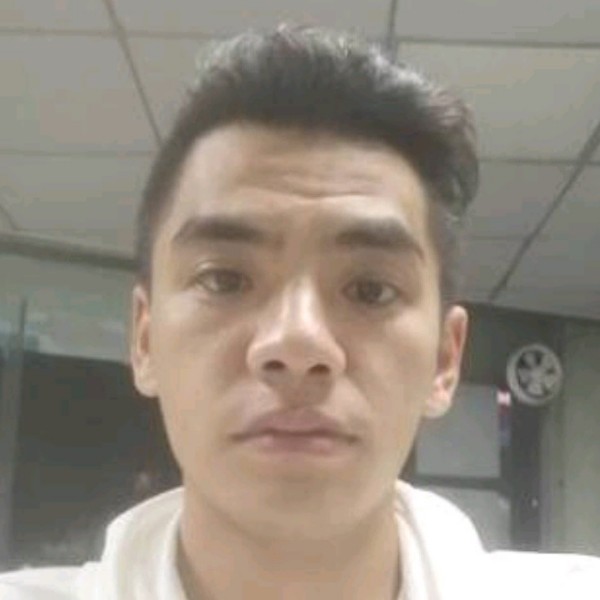 孤單笑服饰的照片