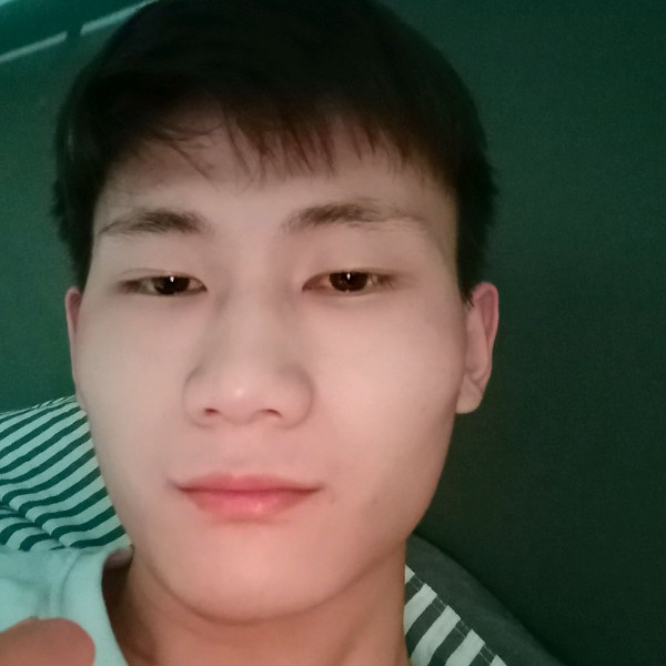 专注开心的照片