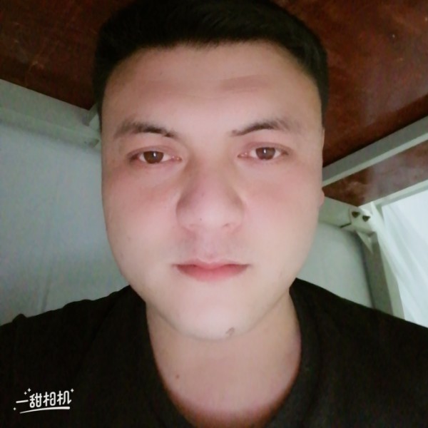甜美愿陌颜的照片