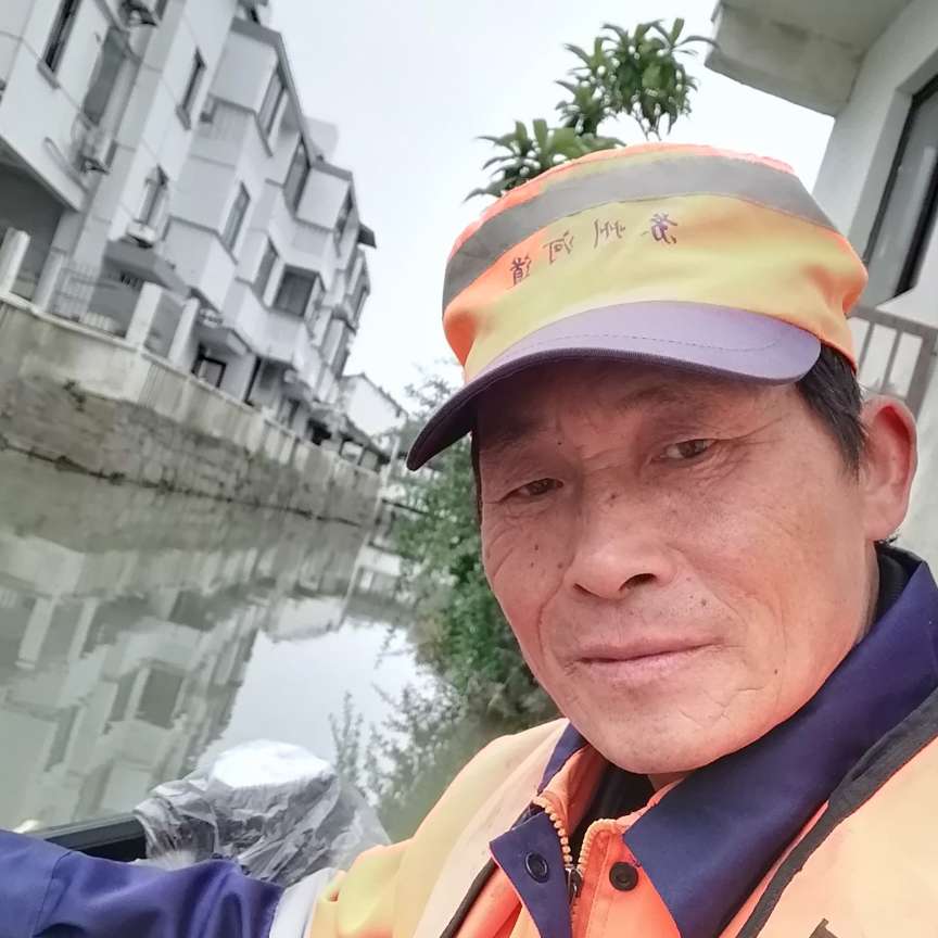 糊涂蹙眉风萧的照片