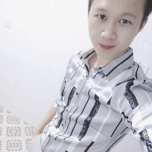小伙与勤奋的照片
