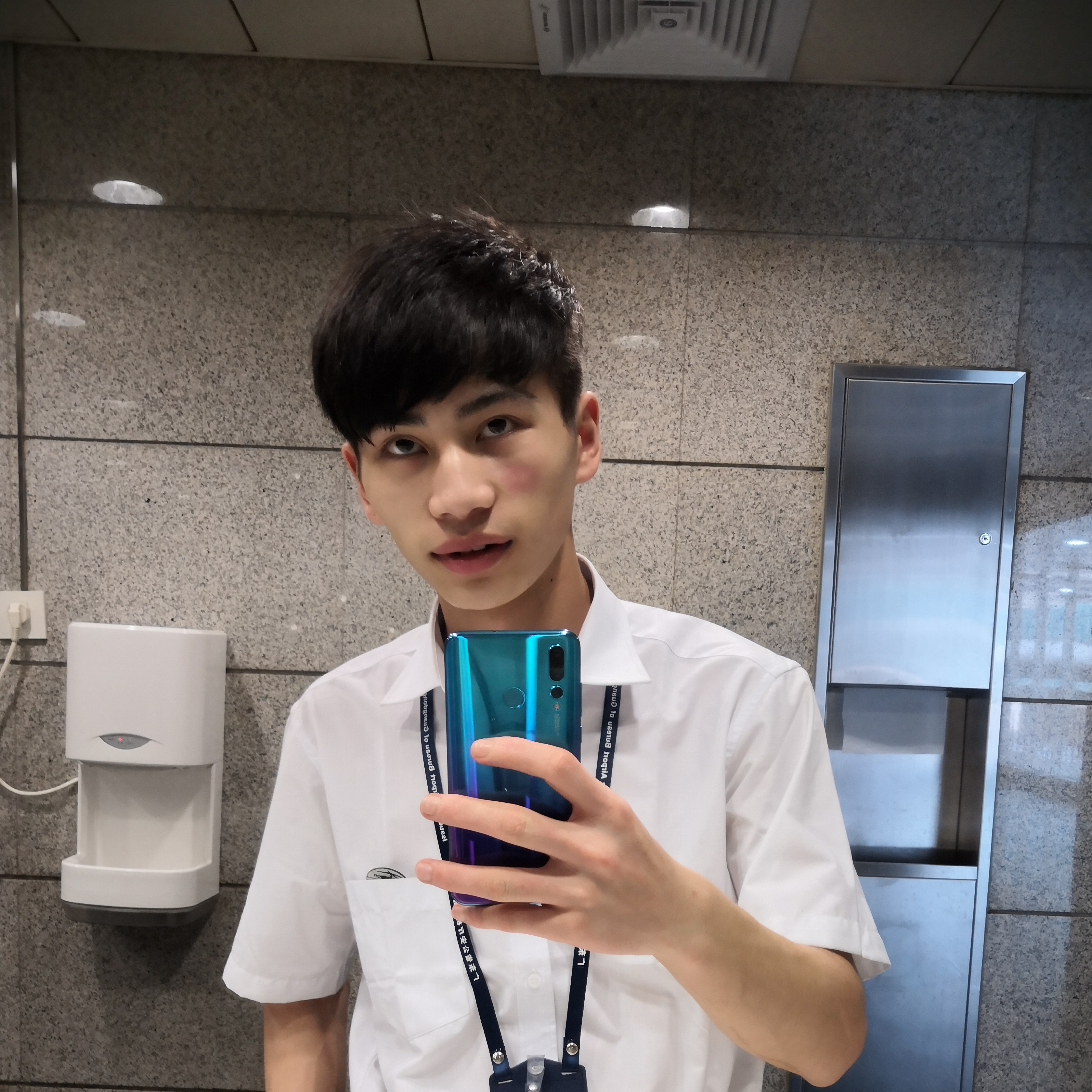 向泪的照片