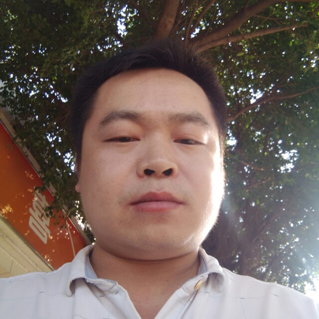 高贵回眸身影的照片