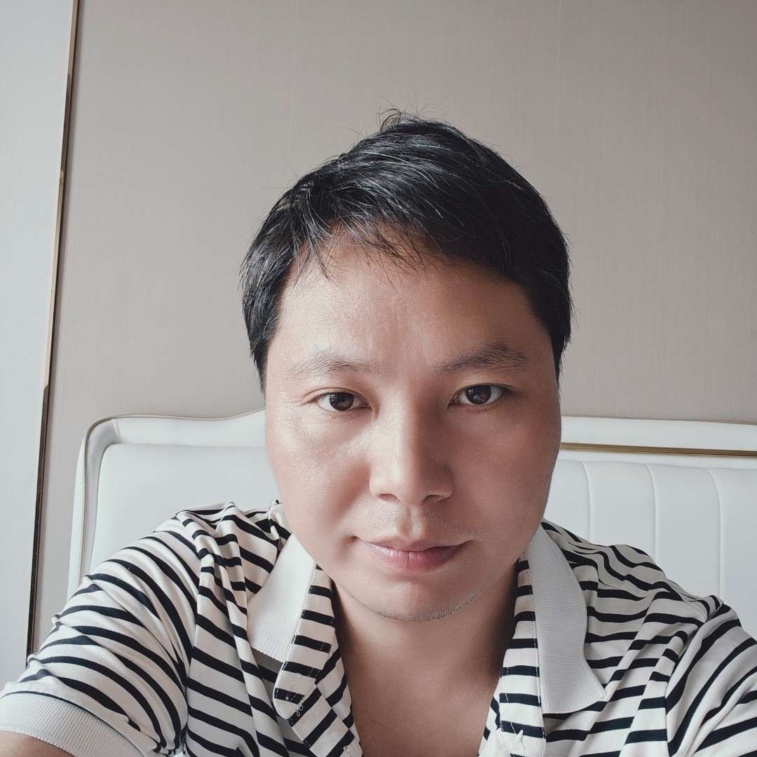 低泣de湖面的照片