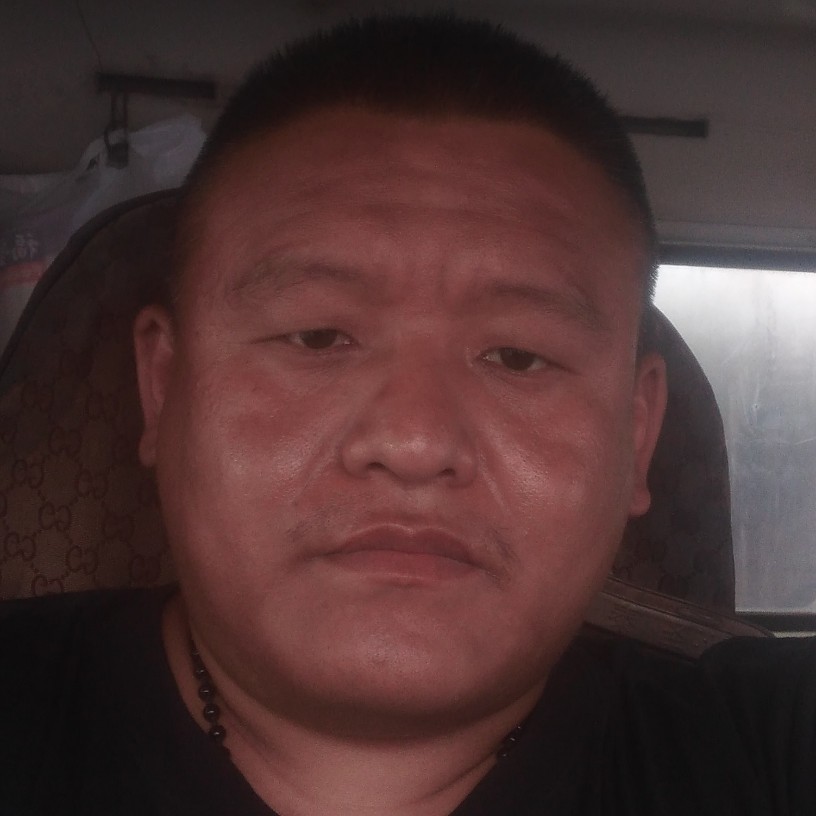 黑夜魁梧的照片