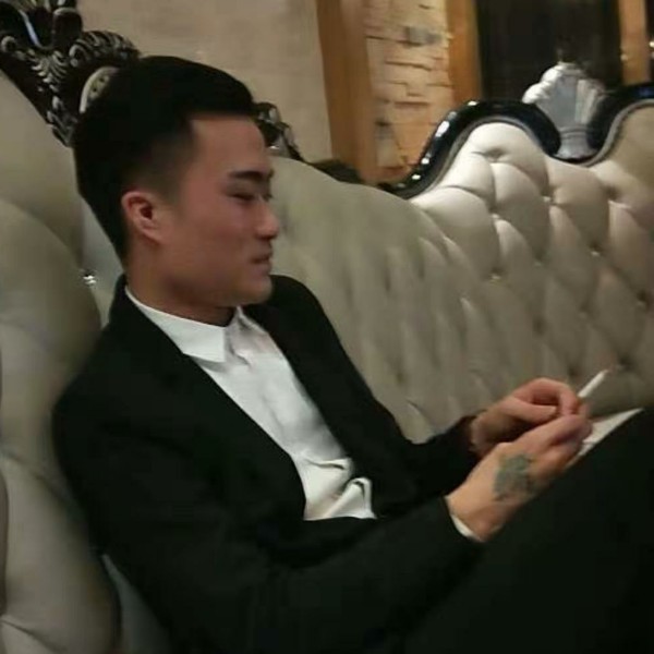 奇点w的照片