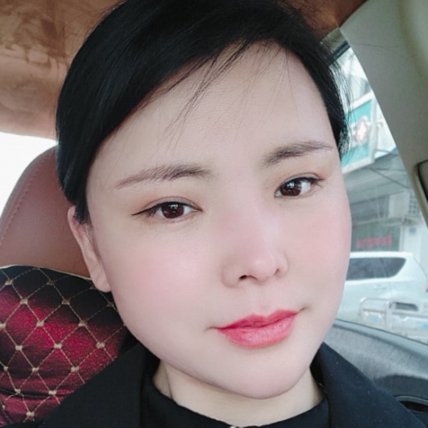 梦雅希望找到自己的照片